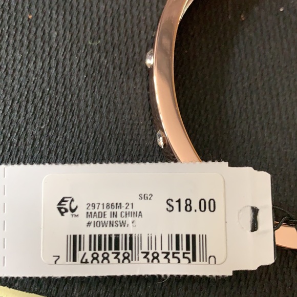 Guess Rose Gold Bracelet with Crystals NWT - Picture 10 of 13